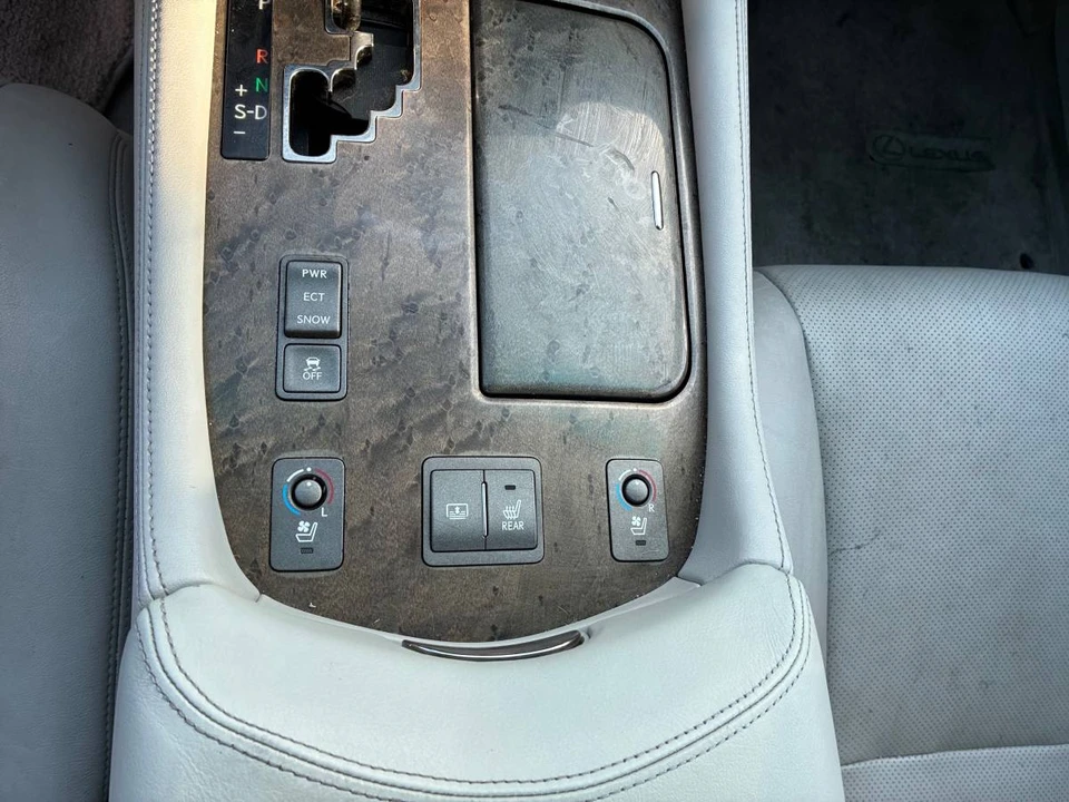 2007 Lexus LS 4th Gen - Image 18 of 22