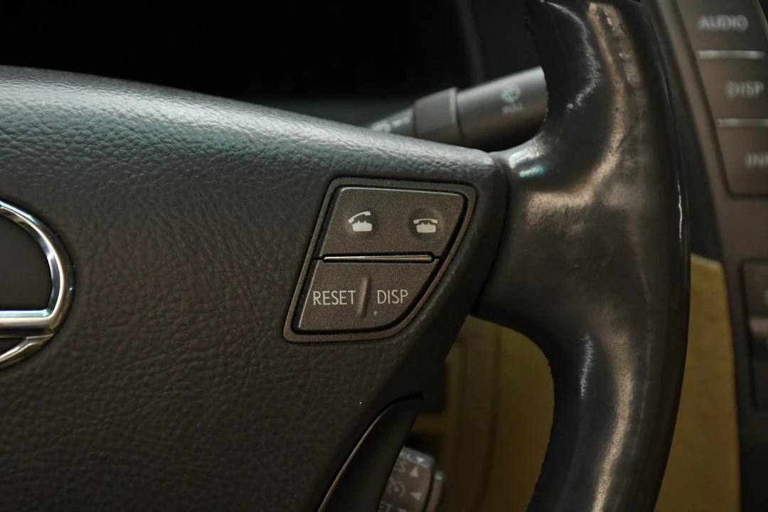 2007 Lexus LS 4th Gen - Image 21 of 21