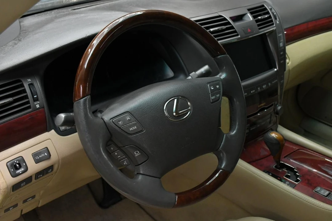 2007 Lexus LS 4th Gen - Image 17 of 21