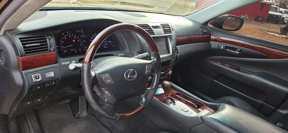 2007 Lexus LS 4th Gen - Image 7 of 9