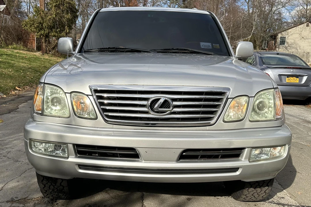 2007 Lexus LX 2nd Gen - Image 2 of 31