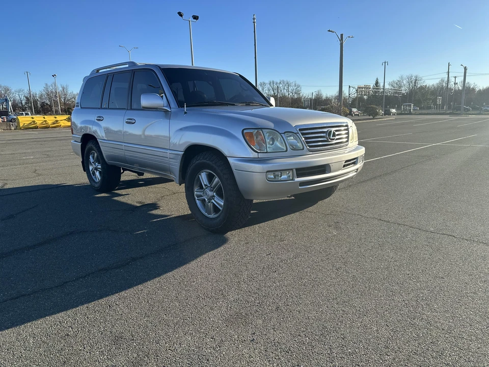 2007 Lexus LX 2nd Gen - Image 13 of 31