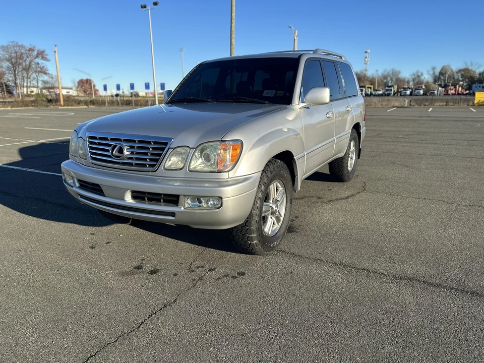 2007 Lexus LX 2nd Gen - Image 7 of 31