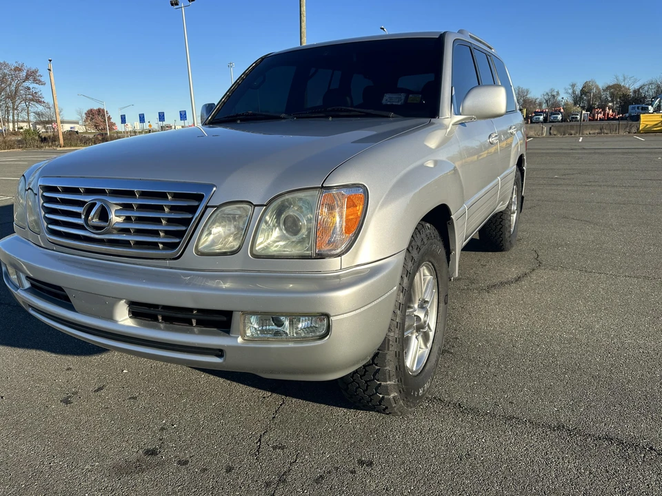 2007 Lexus LX 2nd Gen - Image 6 of 31