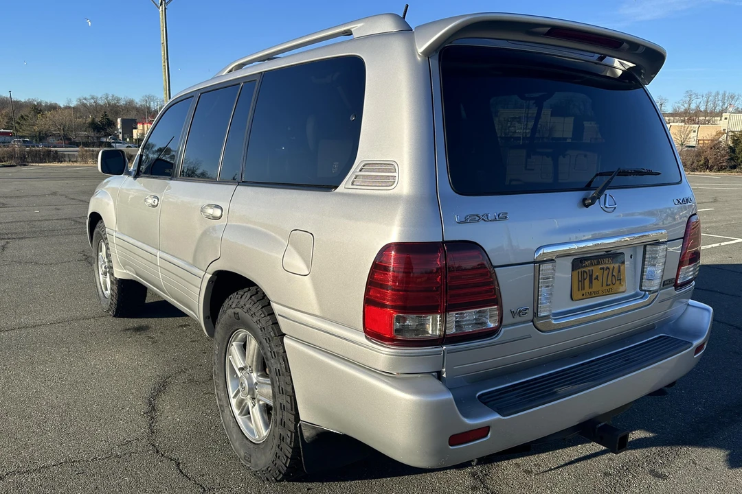 2007 Lexus LX 2nd Gen - Image 4 of 31