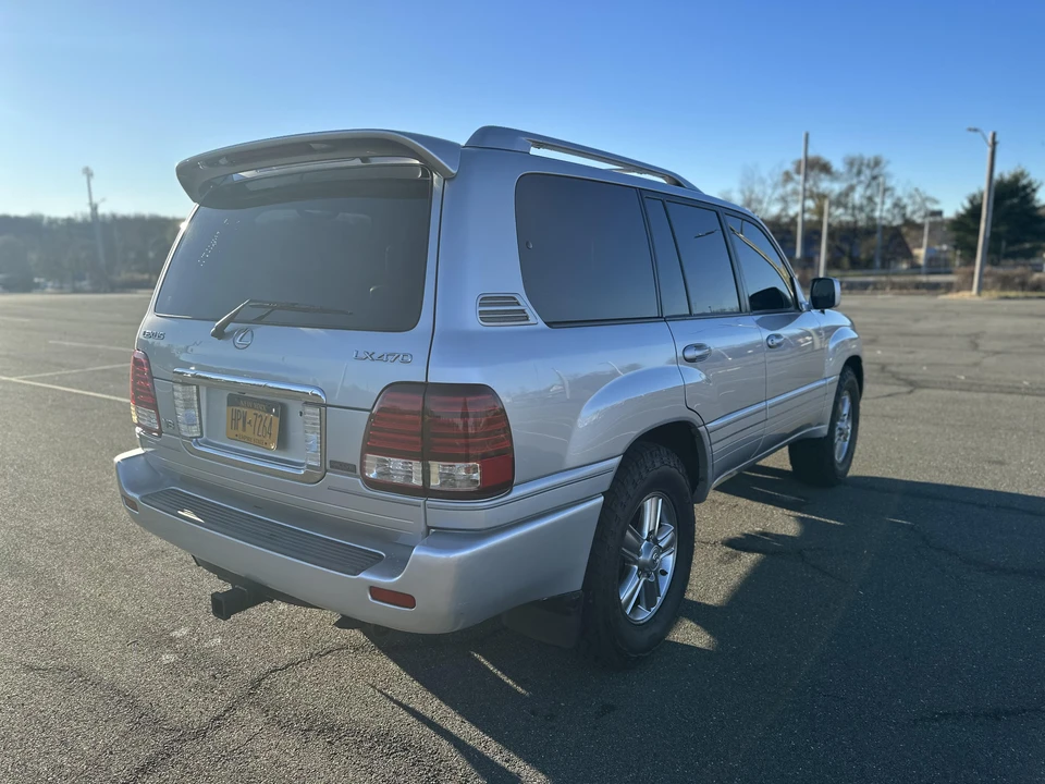 2007 Lexus LX 2nd Gen - Image 11 of 31