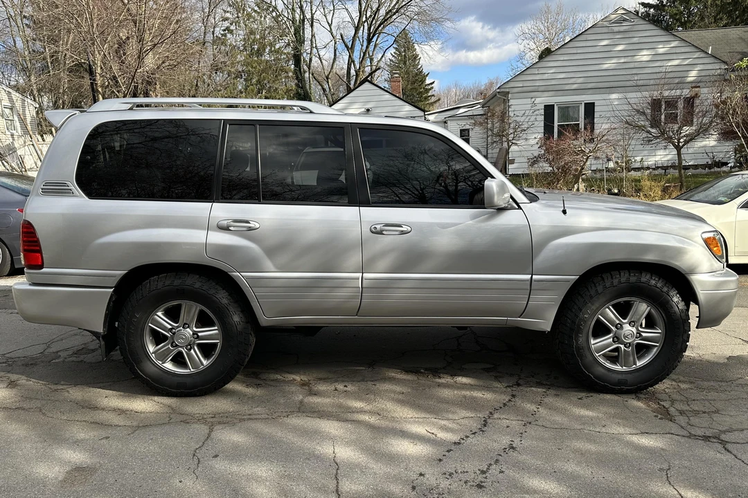 2007 Lexus LX 2nd Gen - Image 3 of 31