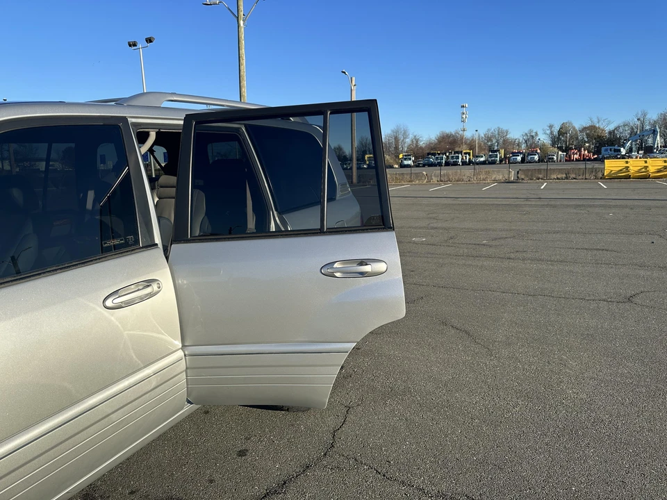 2007 Lexus LX 2nd Gen - Image 26 of 31
