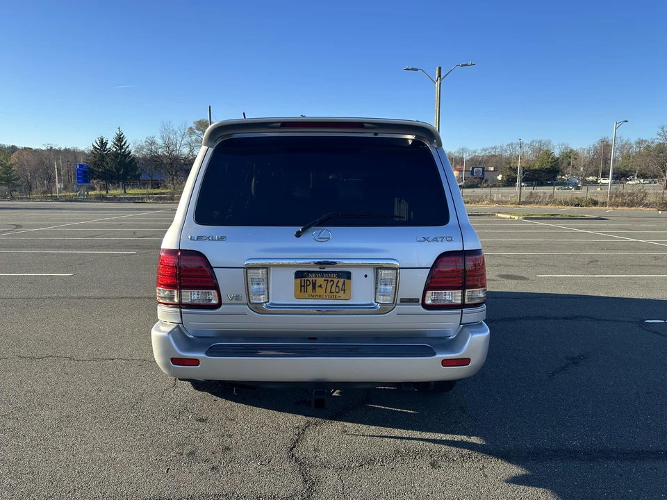 2007 Lexus LX 2nd Gen - Image 10 of 31