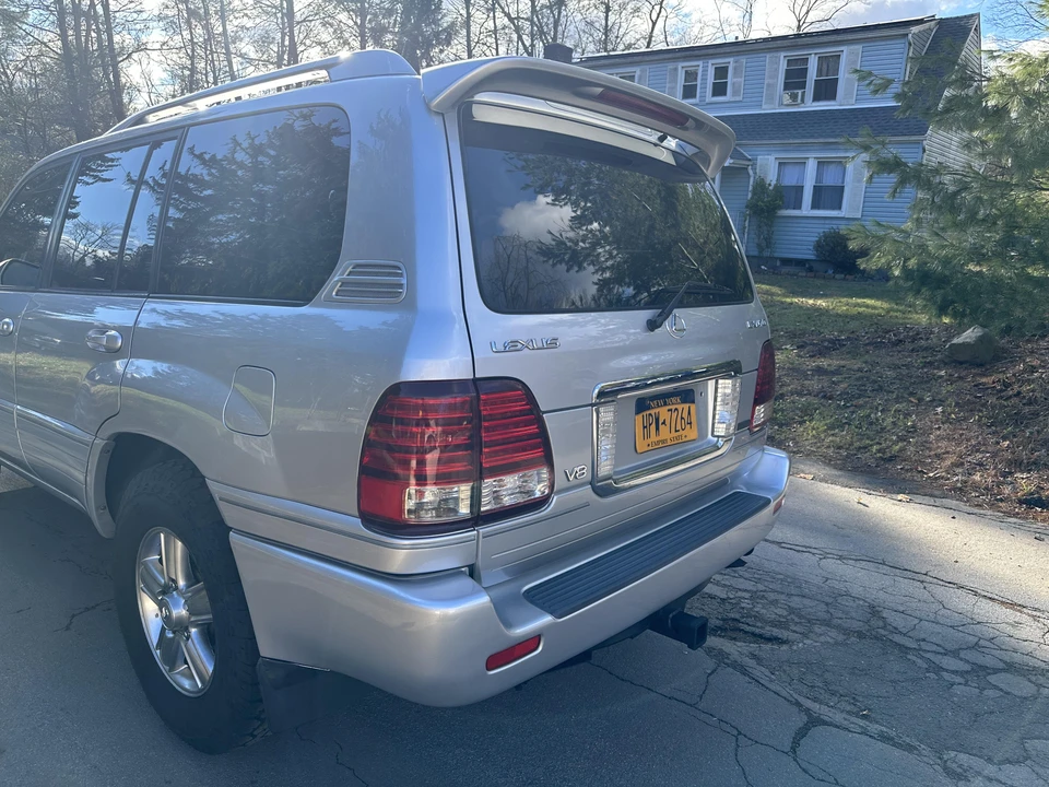 2007 Lexus LX 2nd Gen - Image 28 of 31