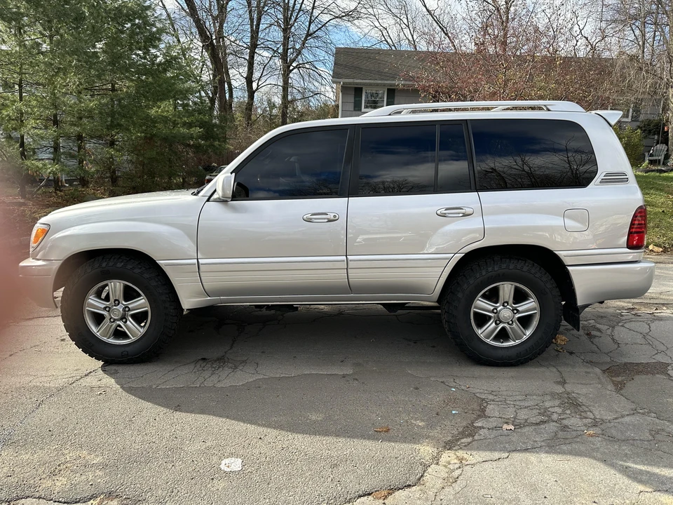 2007 Lexus LX 2nd Gen - Image 8 of 31