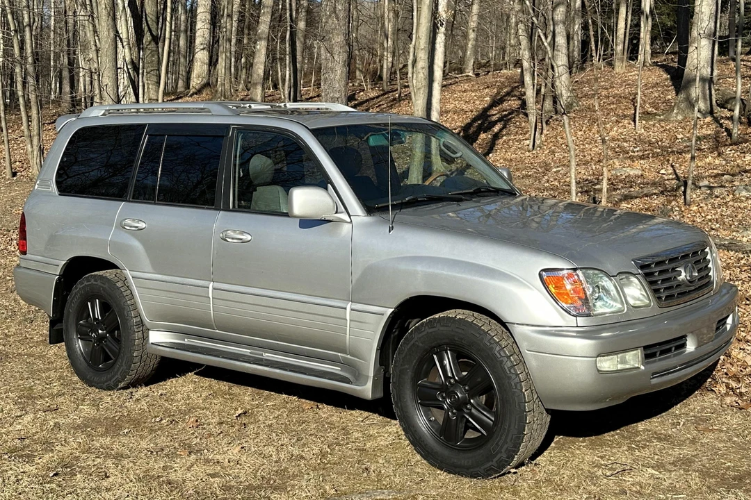 2007 Lexus LX 2nd Gen - Image 3 of 31