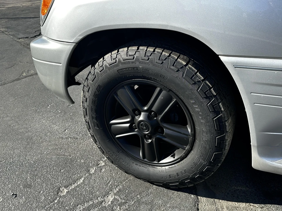 2007 Lexus LX 2nd Gen - Image 29 of 31
