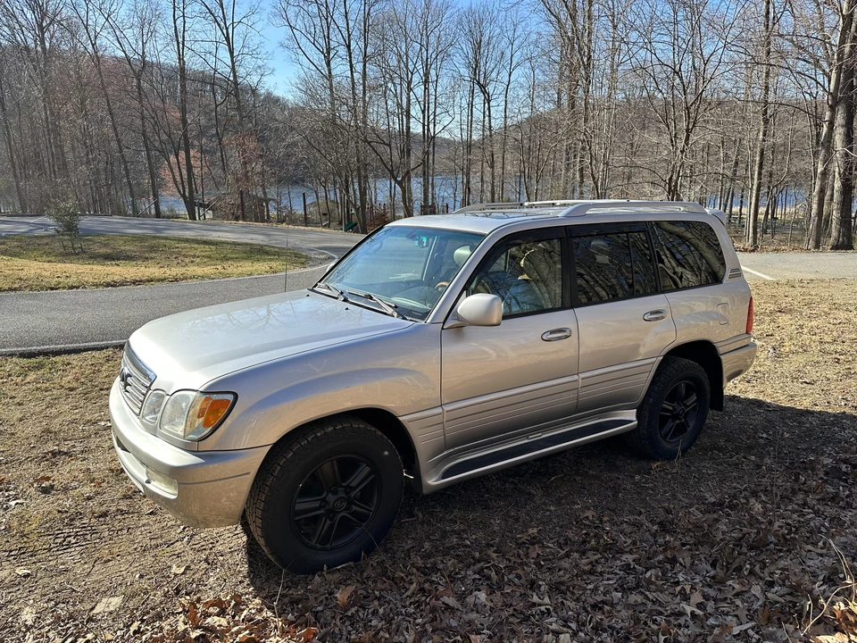 2007 Lexus LX 2nd Gen - Image 11 of 31