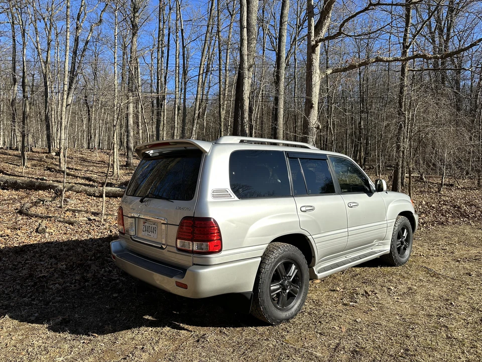 2007 Lexus LX 2nd Gen - Image 18 of 31