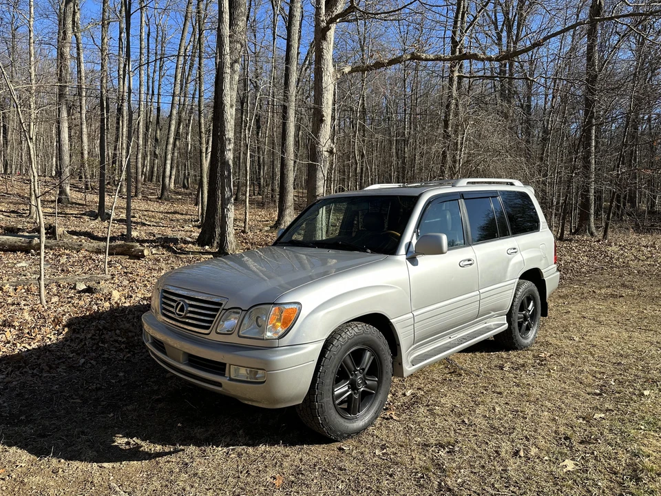 2007 Lexus LX 2nd Gen - Image 9 of 31