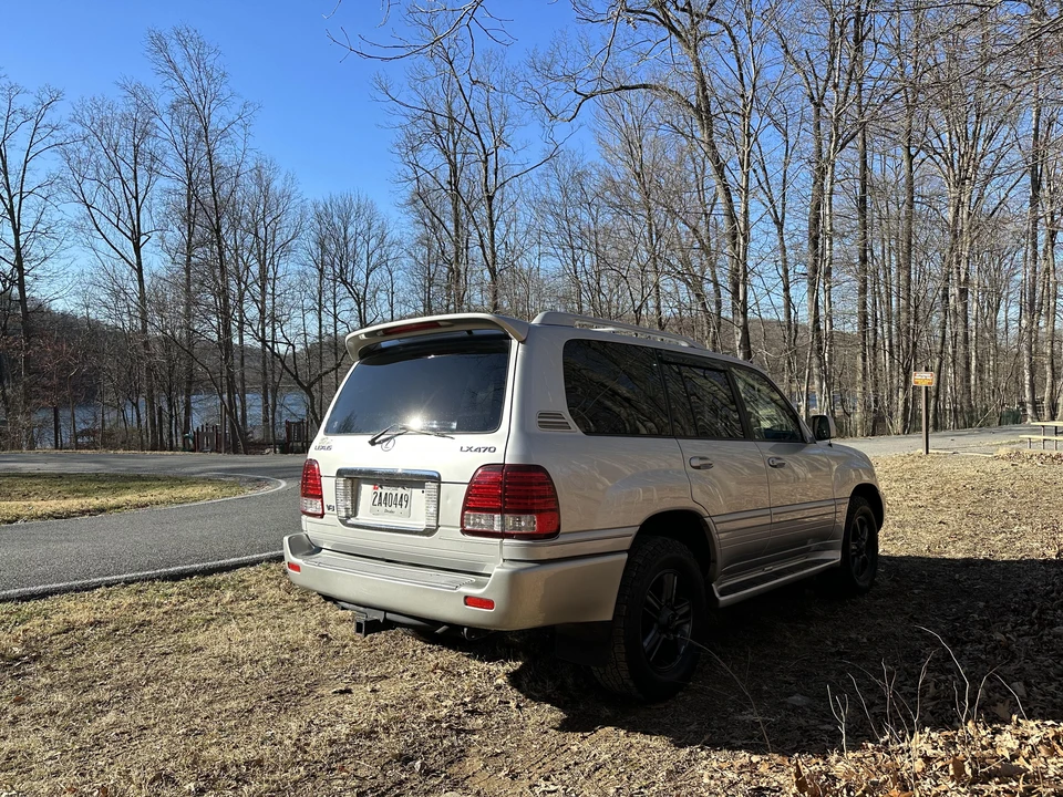 2007 Lexus LX 2nd Gen - Image 17 of 31
