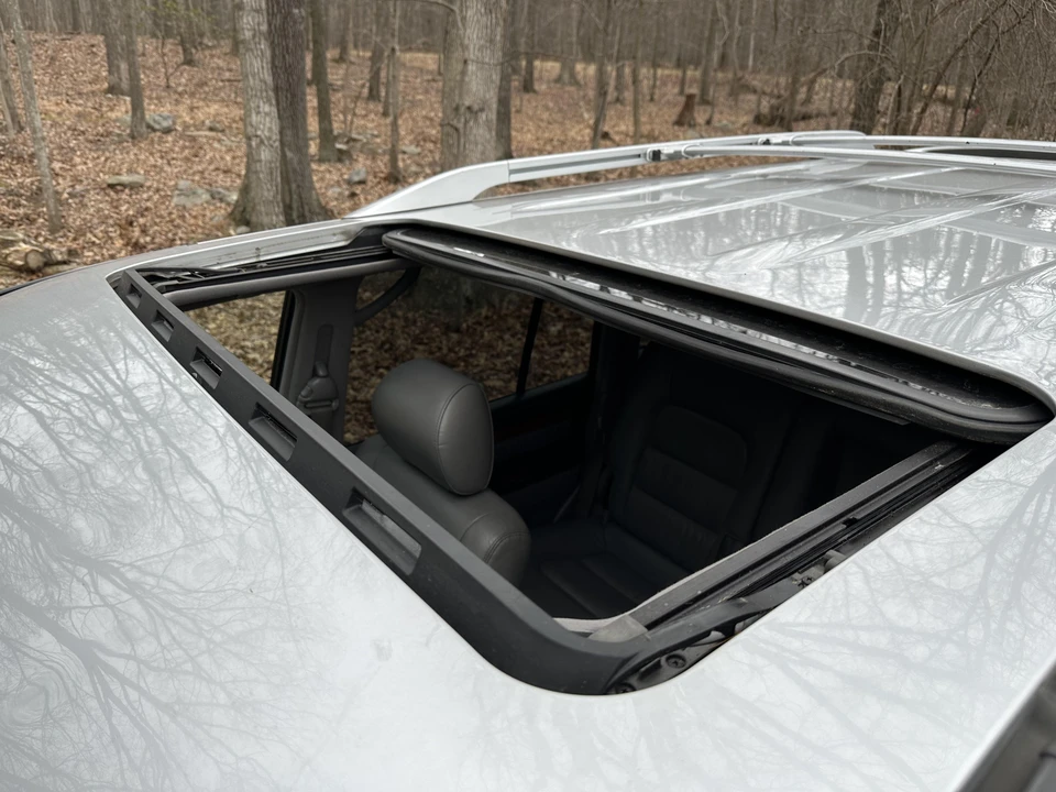 2007 Lexus LX 2nd Gen - Image 26 of 31