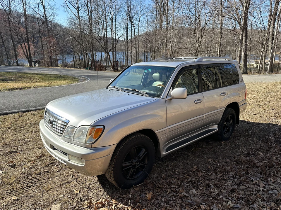 2007 Lexus LX 2nd Gen - Image 10 of 31