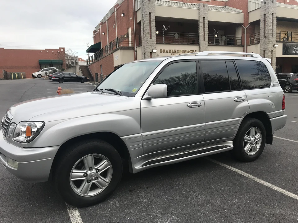 2007 Lexus LX 2nd Gen - Image 12 of 31