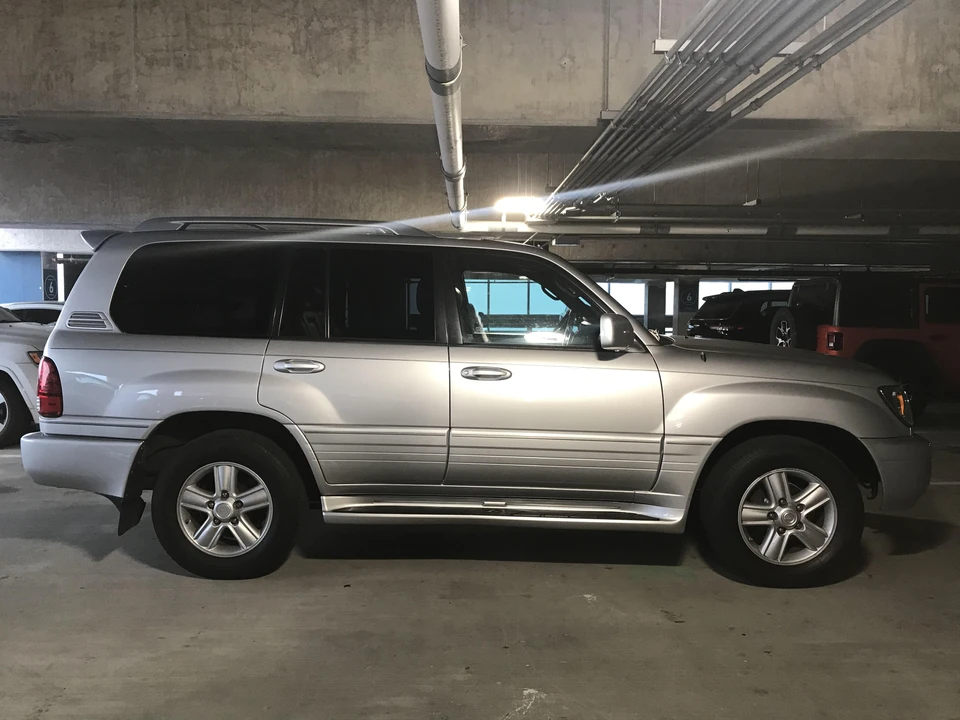 2007 Lexus LX 2nd Gen - Image 25 of 31