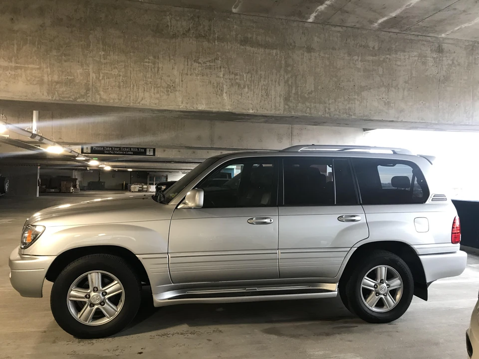2007 Lexus LX 2nd Gen - Image 14 of 31
