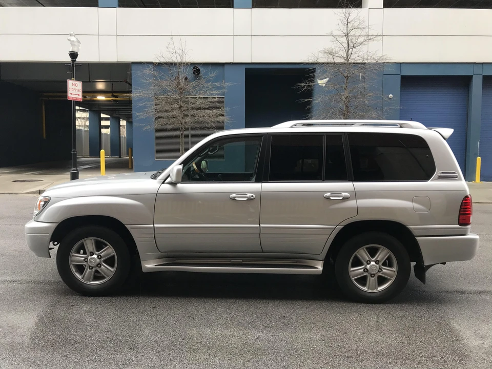 2007 Lexus LX 2nd Gen - Image 16 of 31