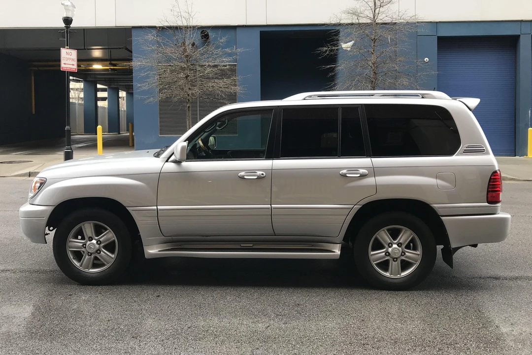 2007 Lexus LX 2nd Gen - Image 3 of 31