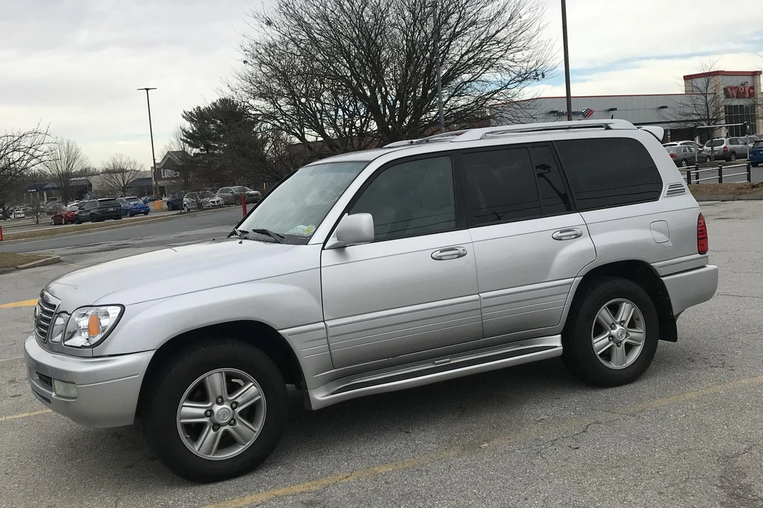 2007 Lexus LX 2nd Gen - Image 11 of 31