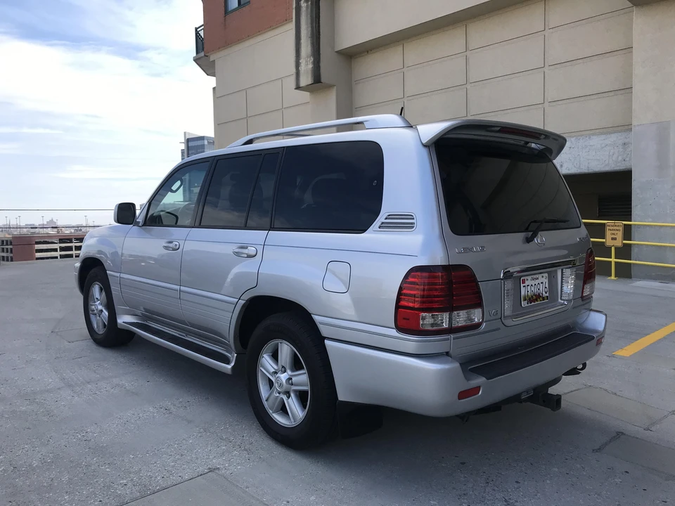 2007 Lexus LX 2nd Gen - Image 19 of 31