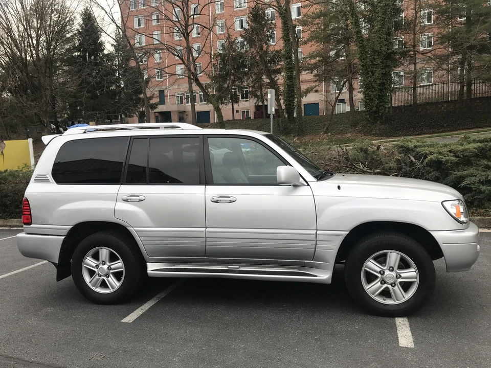 2007 Lexus LX 2nd Gen - Image 26 of 31