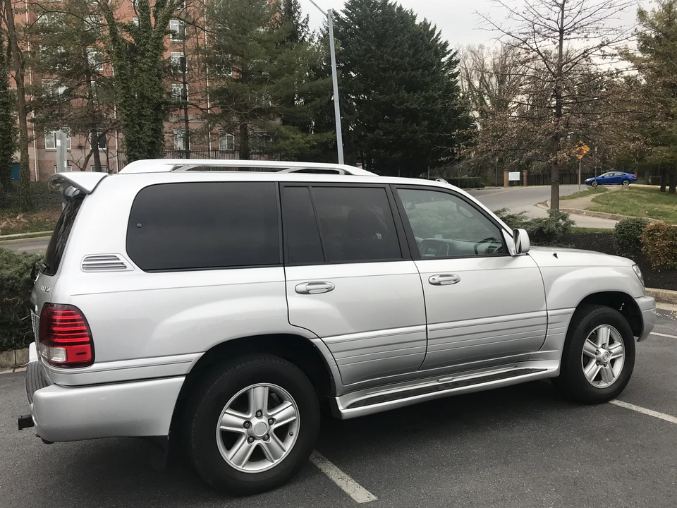 2007 Lexus LX 2nd Gen - Image 24 of 31