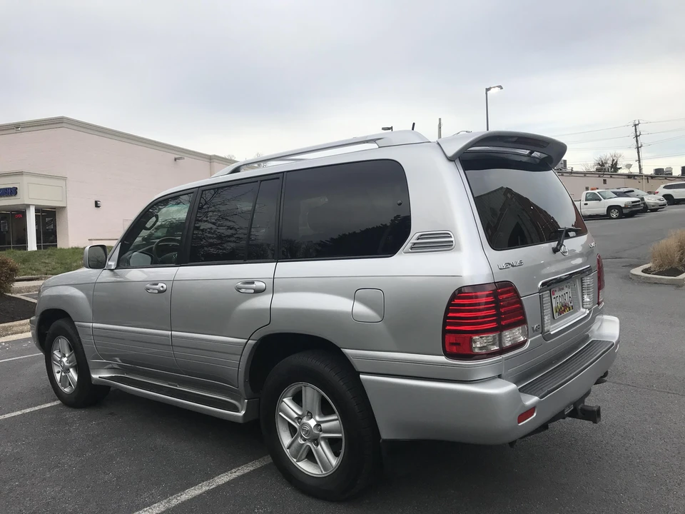 2007 Lexus LX 2nd Gen - Image 18 of 31