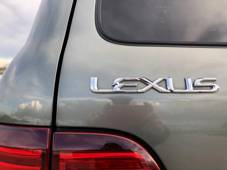 2007 Lexus LX 2nd Gen - Image 23 of 30