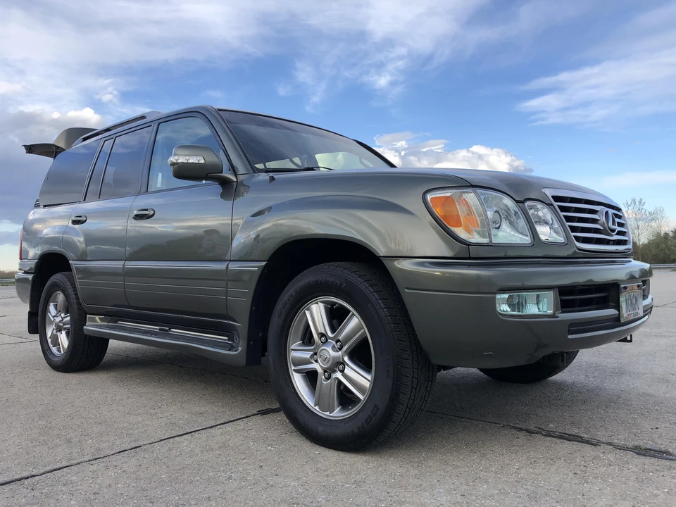 2007 Lexus LX 2nd Gen - Image 14 of 30