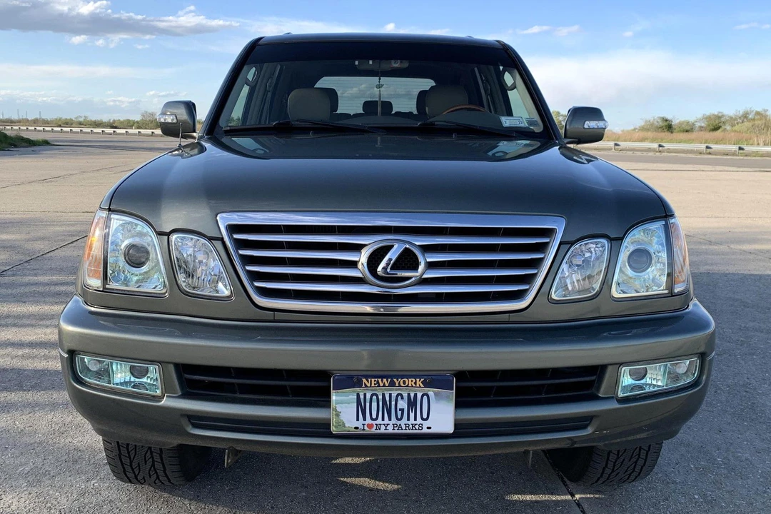2007 Lexus LX 2nd Gen - Image 2 of 30