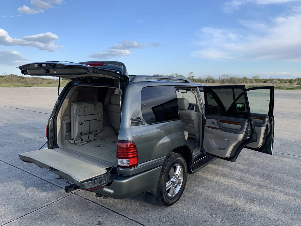 2007 Lexus LX 2nd Gen - Image 12 of 30