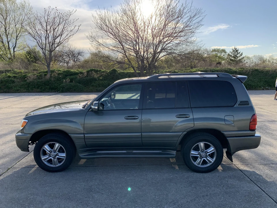 2007 Lexus LX 2nd Gen - Image 8 of 30