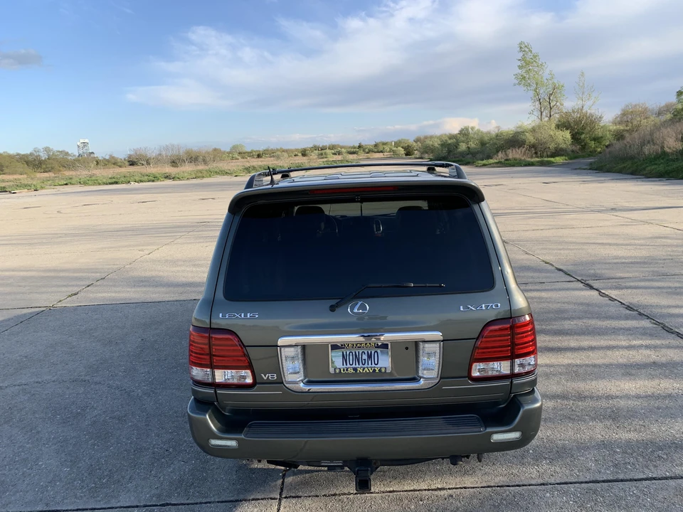 2007 Lexus LX 2nd Gen - Image 10 of 30