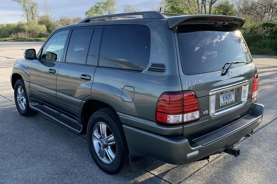 2007 Lexus LX 2nd Gen - Image 4 of 30