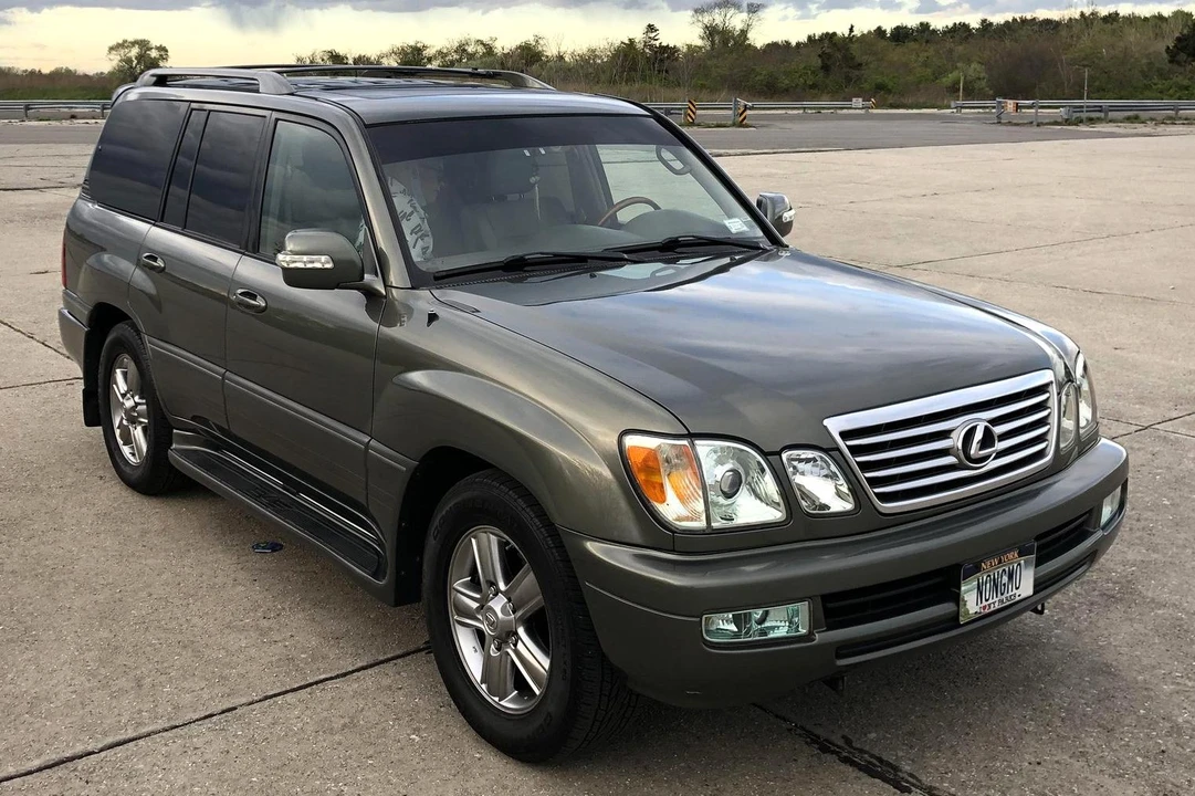 2007 Lexus LX 2nd Gen - Image 3 of 30