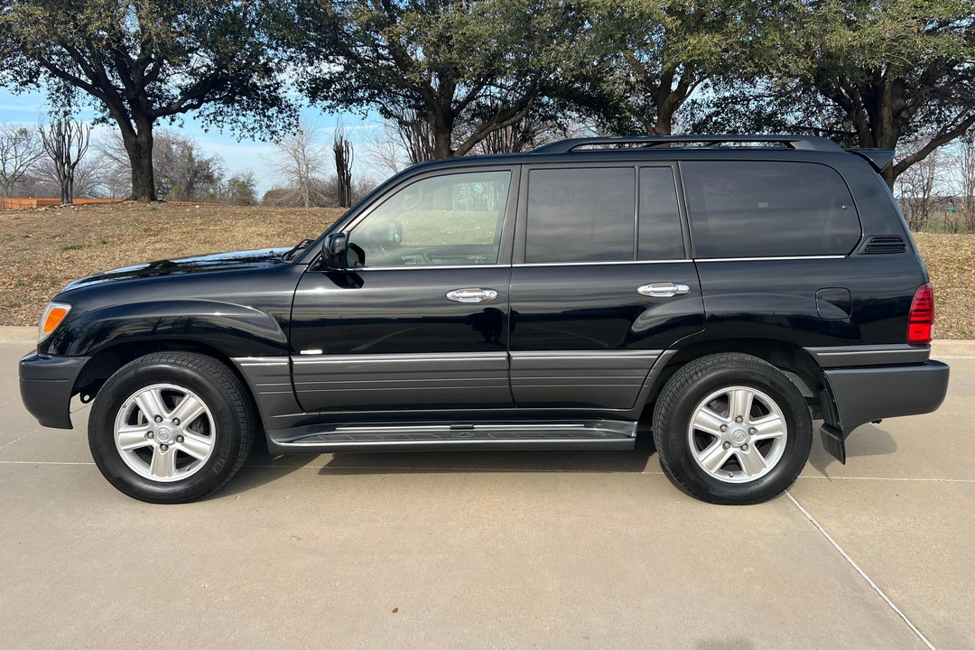 2007 Lexus LX 2nd Gen - Image 3 of 31