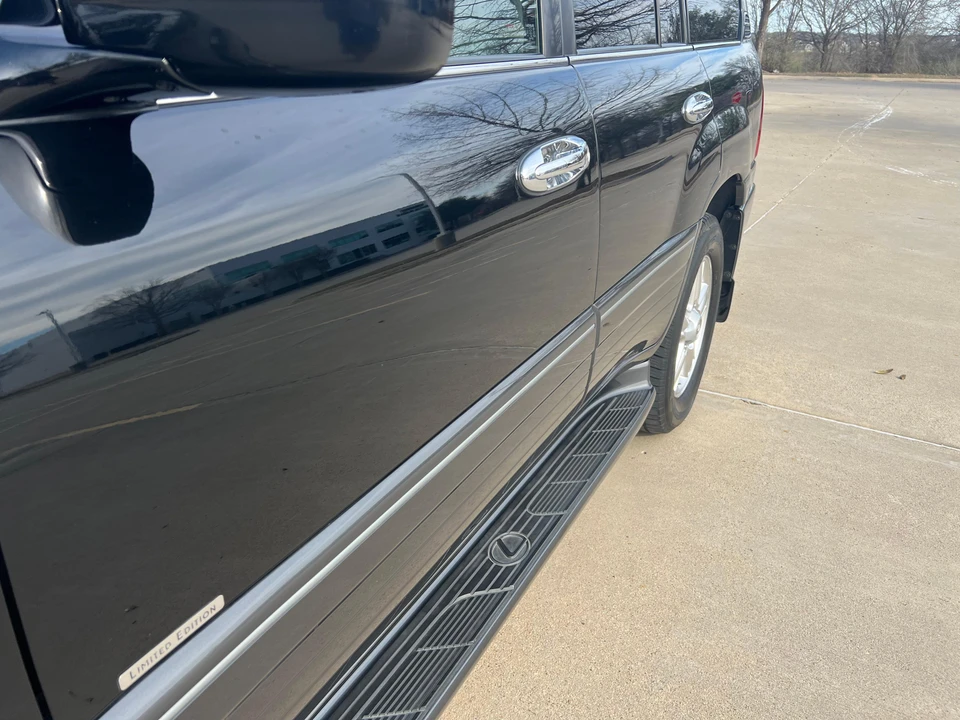 2007 Lexus LX 2nd Gen - Image 18 of 31