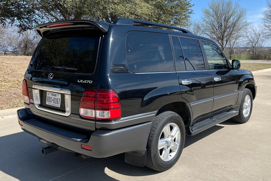 2007 Lexus LX 2nd Gen - Image 4 of 31