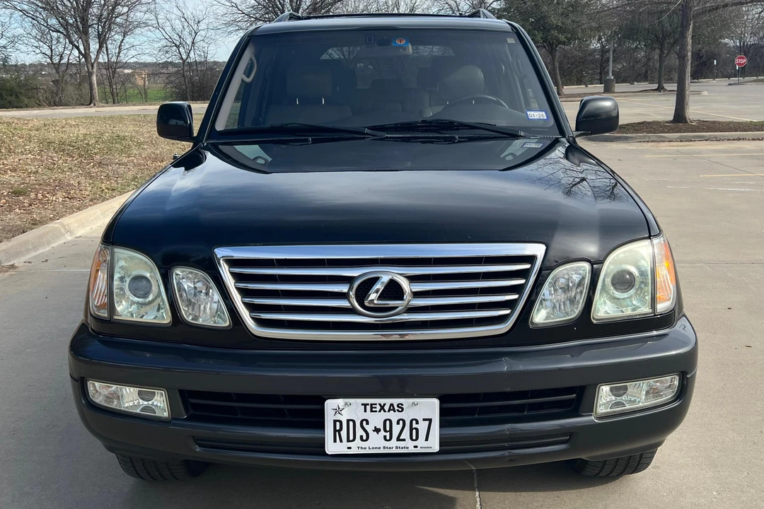 2007 Lexus LX 2nd Gen - Image 2 of 31