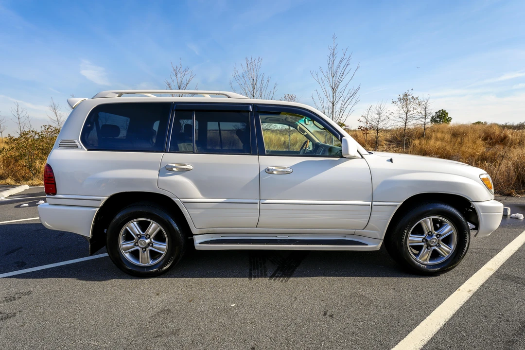 2007 Lexus LX 2nd Gen - Image 17 of 31