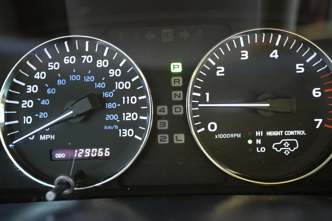 2007 Lexus LX 2nd Gen - Image 29 of 31