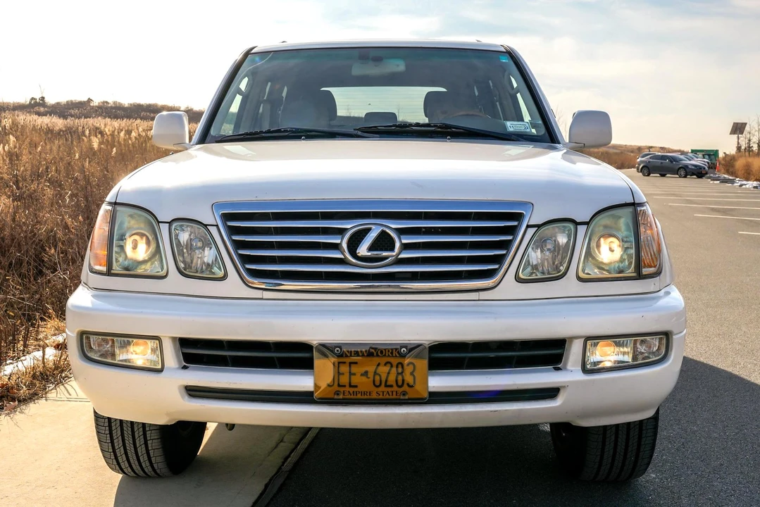 2007 Lexus LX 2nd Gen - Image 2 of 31