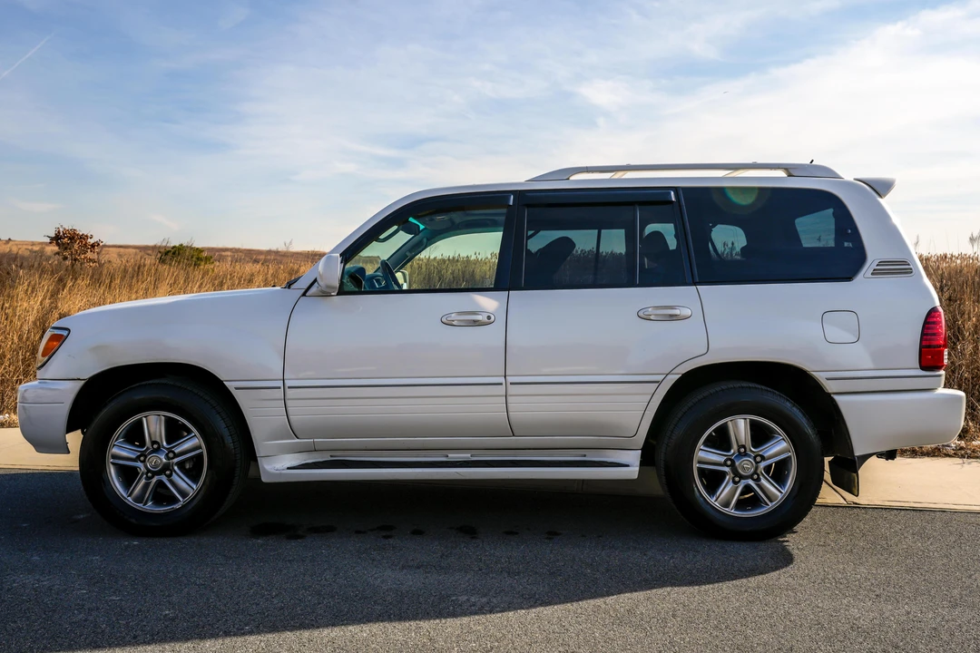 2007 Lexus LX 2nd Gen - Image 3 of 31