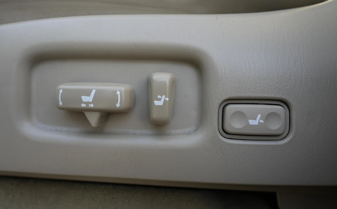 2007 Lexus LX 2nd Gen - Image 31 of 31